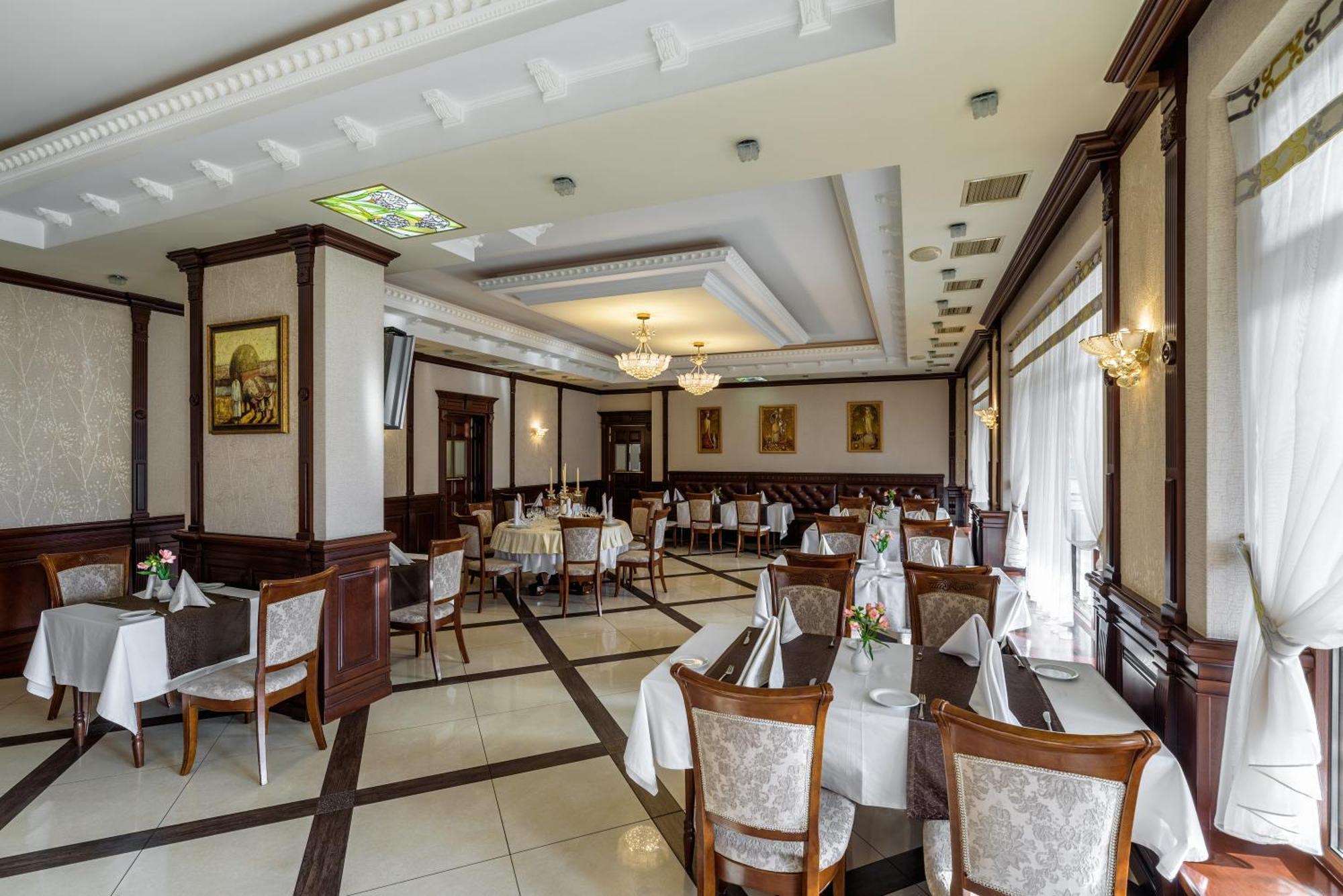 Status Hotel Malekhuv エクステリア 写真