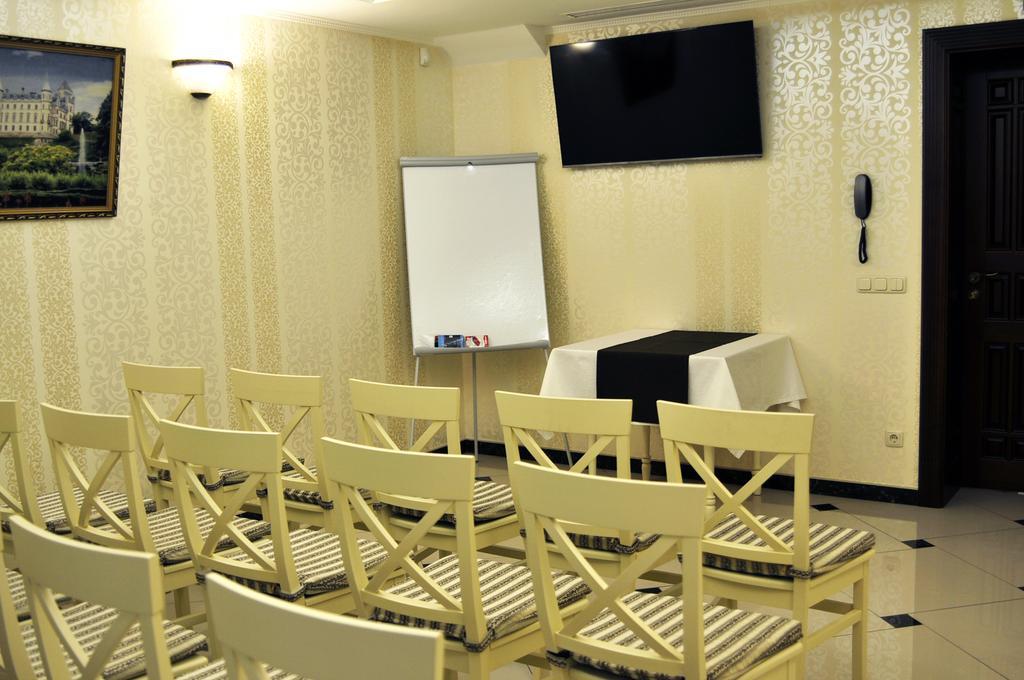 Status Hotel Malekhuv エクステリア 写真